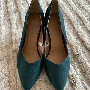 Women's Suede Pumps